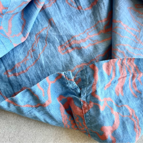 H&M Relaxed Fit Cotton Short Sleeve Shirt in Light Blue and Orange Peach Pattern - Picture 16 of 16